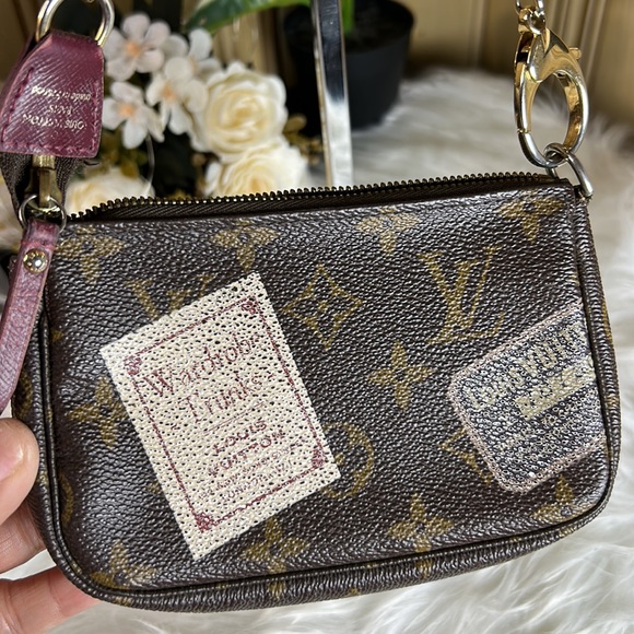 Louis Vuitton Limited Edition Mini Pochette - Picture 5 of 11